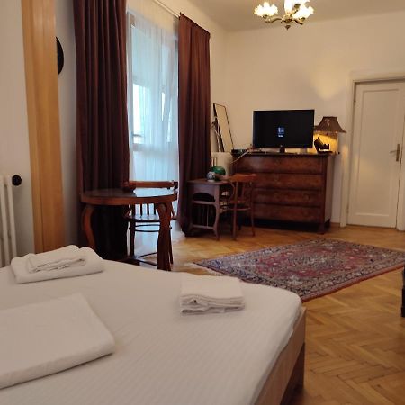 Accommodation Ateneu Palace Бухарест Экстерьер фото